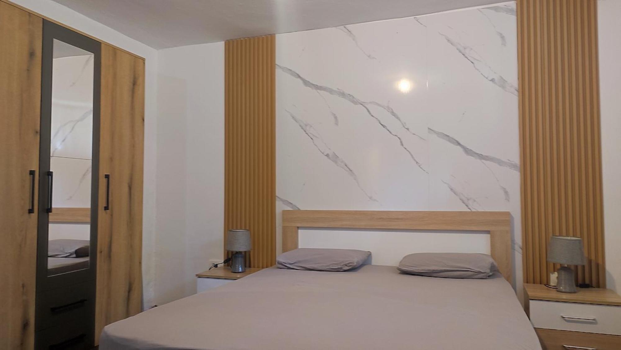 V&J Apartments Podgorica Bagian luar foto
