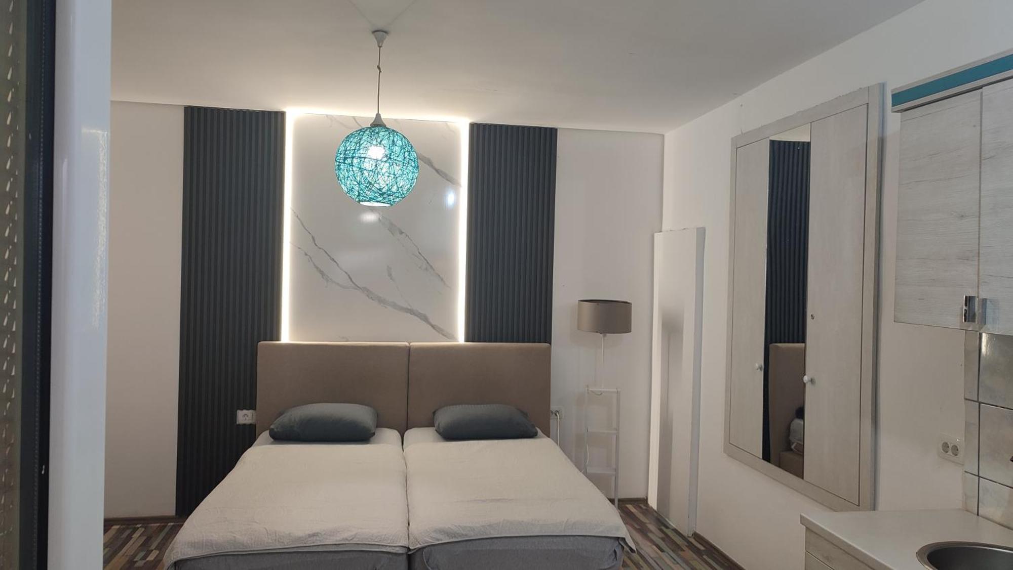 V&J Apartments Podgorica Bagian luar foto